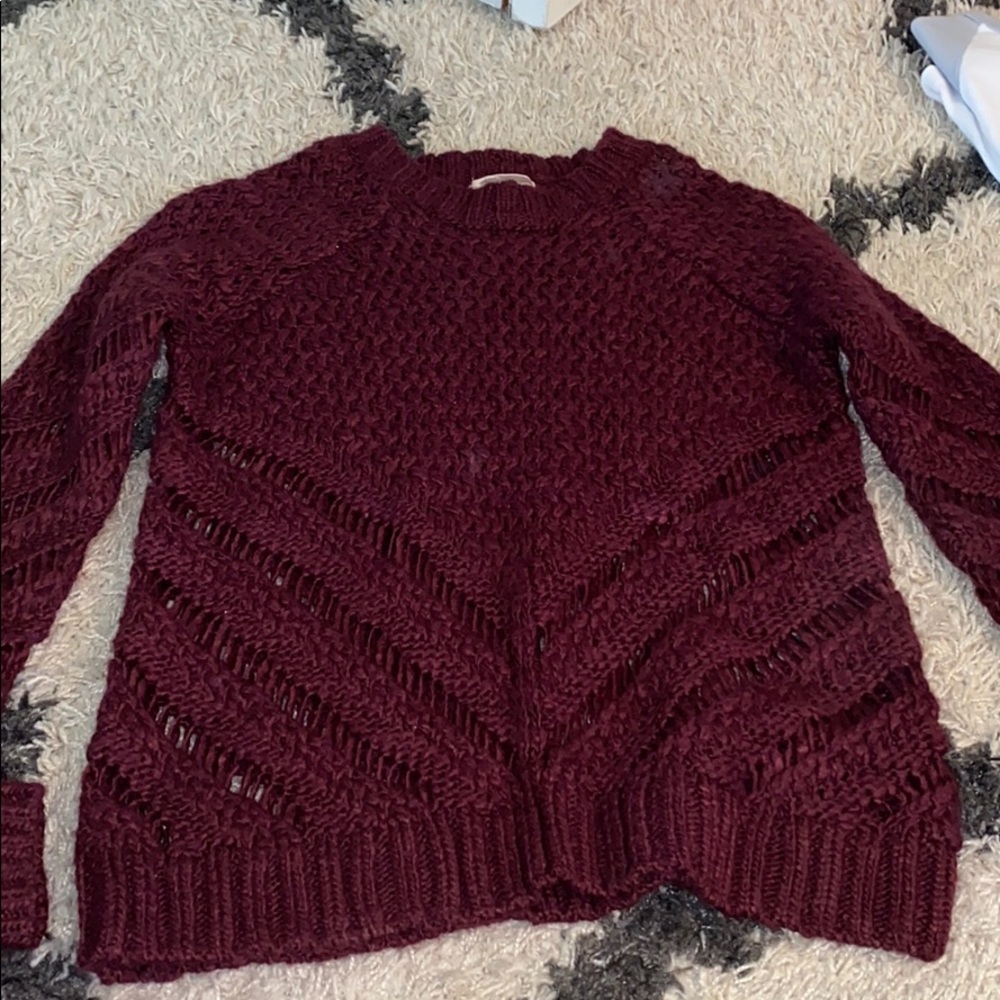 maroon sweater